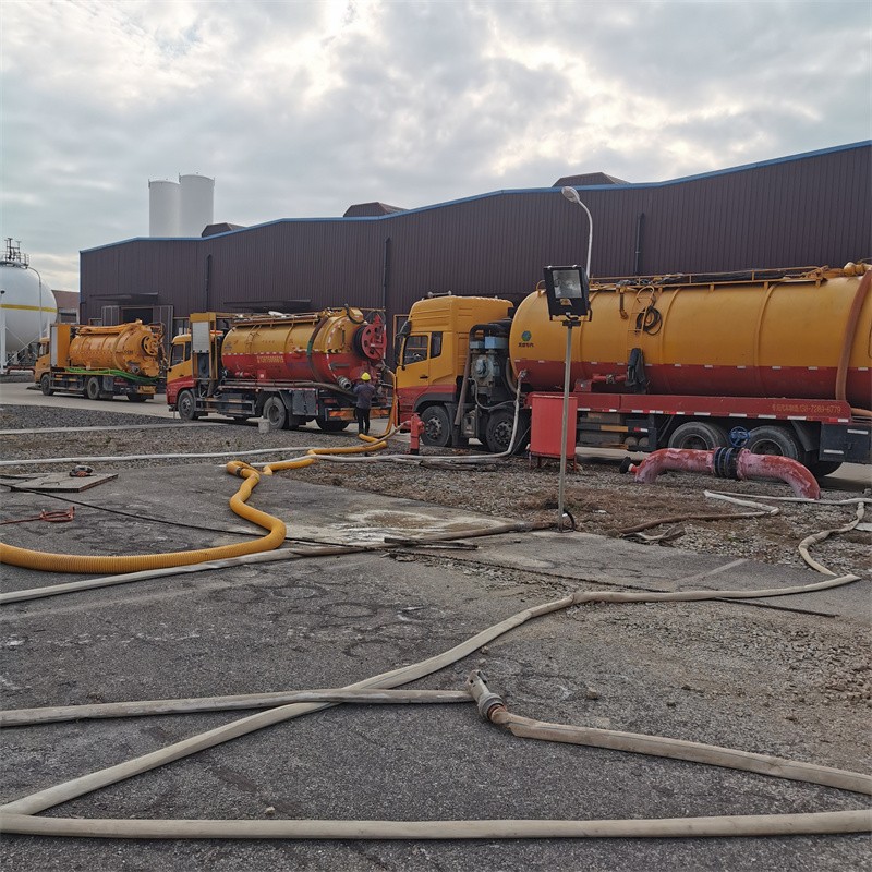 双滦污水池清理