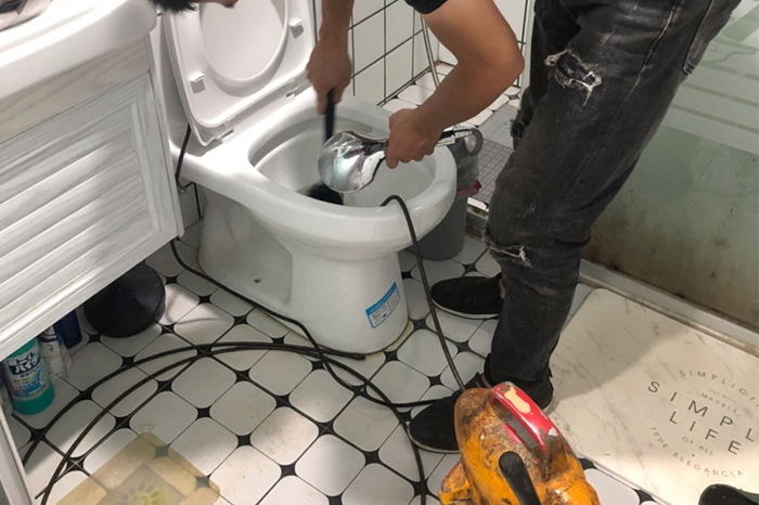 双滦马桶堵塞自己疏通还是找师傅？专业上门服务让你省时更省心